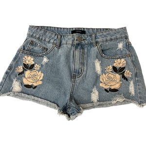 Forever 21 Embroidered Mini Shorts (US 26)